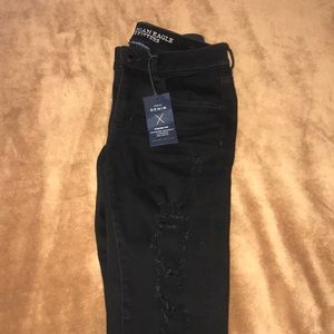 NWT American eagle distressed jeans!